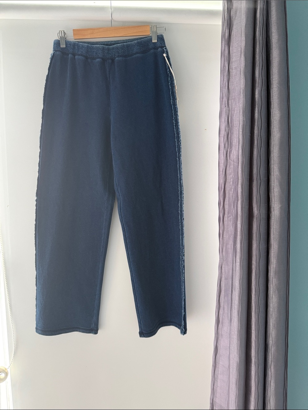 NWT Medium Wash Denim Blue Cozy Sweatpant Jeans, Pull -on